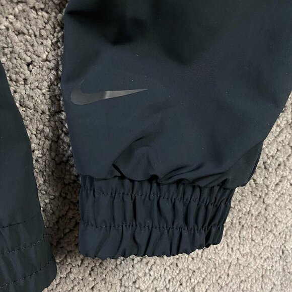 NWT Nike Shield Golf Bomber Jacket Women's XXL Black CK5858 010 - Picture 3 of 16
